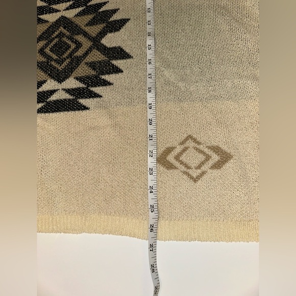 Chic Soul Women’s 1X Short Sleeve Sweater Aztec Print Knit Boho Casual Top - Picture 6 of 9